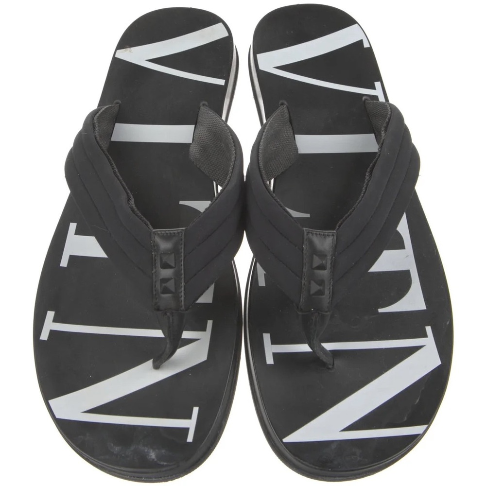 Valentino Leather Graphic Print Flip Flops- perfect for spring & summer